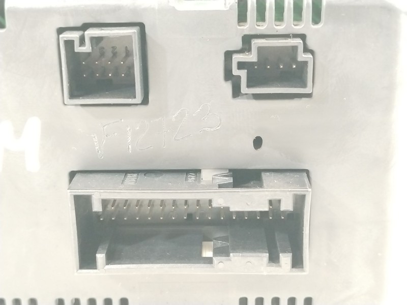Recambio de mando climatizador para mercedes-benz clase b (w245) 200 (245.233) referencia OEM IAM A1698300685  
