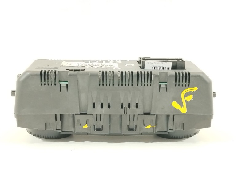 Recambio de mando climatizador para mercedes-benz clase b (w245) 200 (245.233) referencia OEM IAM A1698300685  