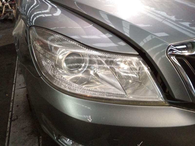 Recambio de faro derecho para skoda octavia ii (1z3) 1.6 tdi referencia OEM IAM 1Z1941016F 1EL247052 
