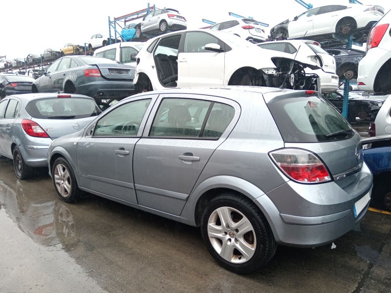 opel astra h (a04) del año 2009