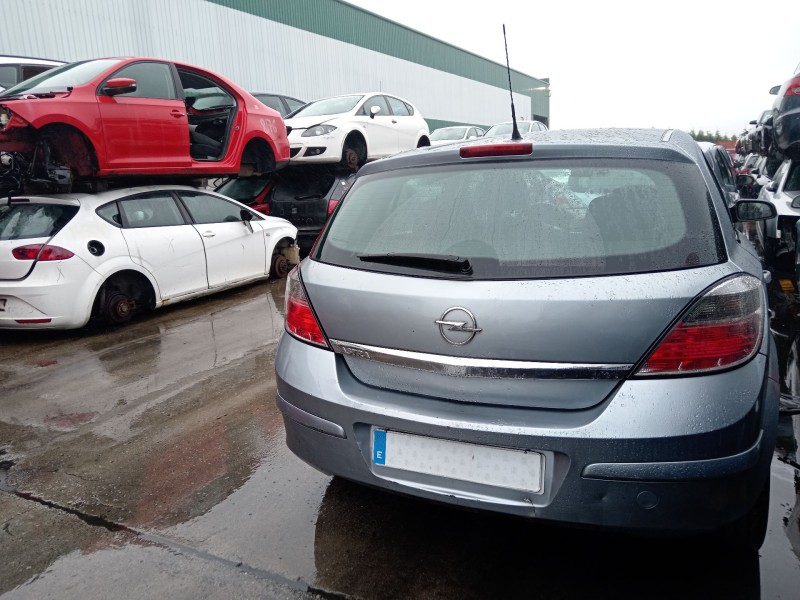 opel astra h (a04) del año 2009