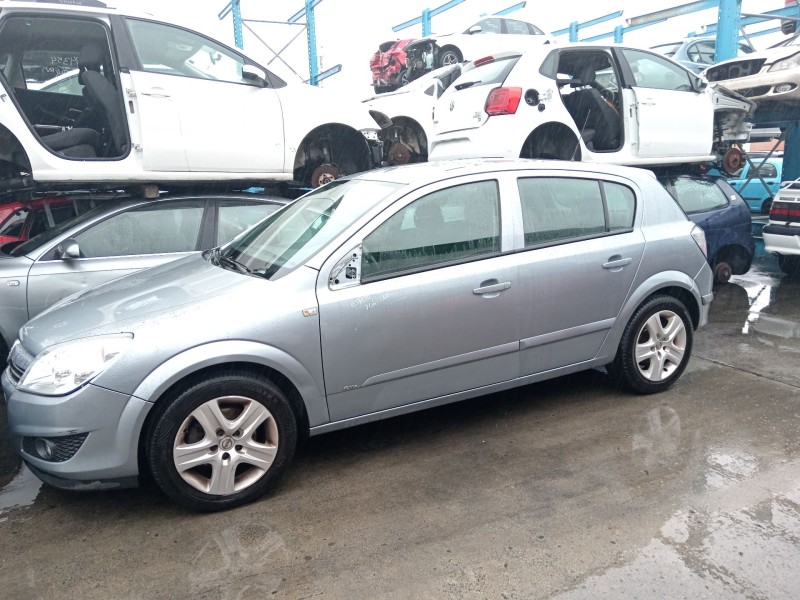 opel astra h (a04) del año 2009