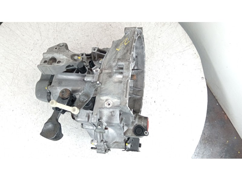 Recambio de caja cambios para peugeot 208 i (ca_, cc_) 1.2 vti 82 referencia OEM IAM 20CR03  