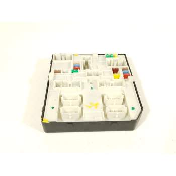 CAJA RELES / FUSIBLES 284B65628R 522222F02R 
