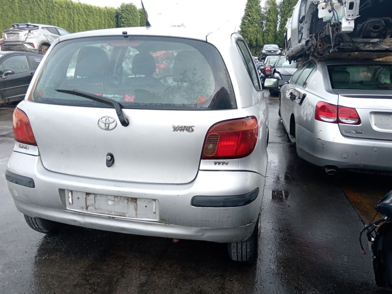 toyota yaris (_p1_) del año 2004