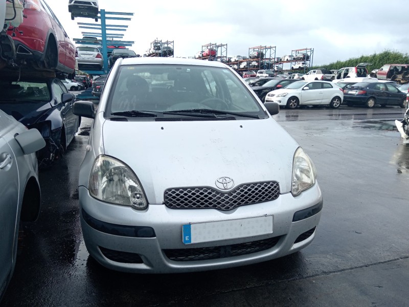 toyota yaris (_p1_) del año 2004