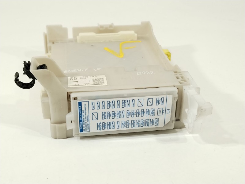 Recambio de modulo electronico para toyota yaris active referencia OEM IAM 8273052K40  