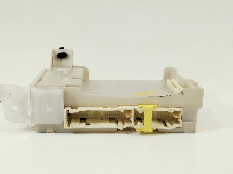 Recambio de modulo electronico para toyota yaris active referencia OEM IAM 8273052K40  