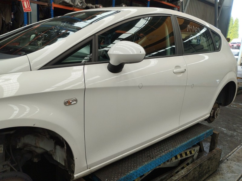 Recambio de puerta delantera izquierda para seat leon (1p1) 1.6 tdi referencia OEM IAM   
