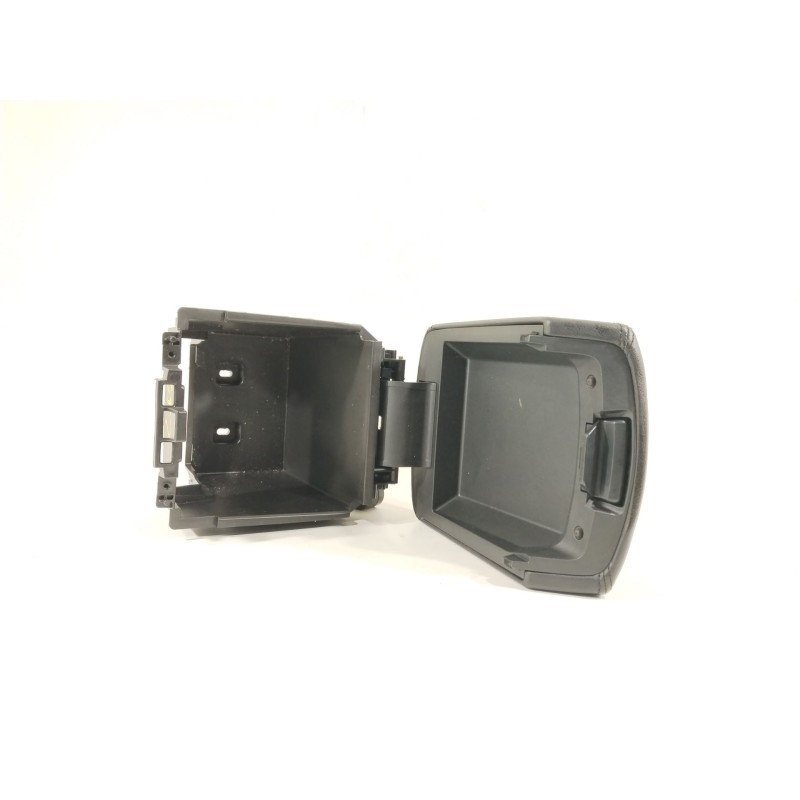 Recambio de apoyabrazos central para mazda 6 station wagon (gj, gl) 2.2 d referencia OEM IAM GML864450C02 GML864441 