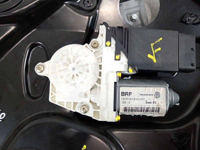 Recambio de elevalunas delantero izquierdo para seat leon (1m1) 1.9 tdi referencia OEM IAM 1M3950065 1M0837755 1C0959801R