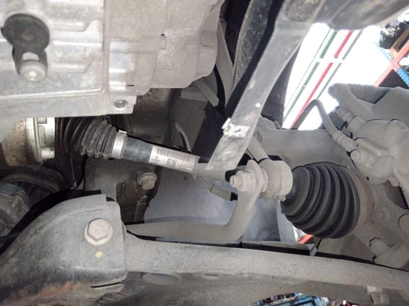 TRANSMISION DELANTERA IZQUIERDA 5Q0407271BR 