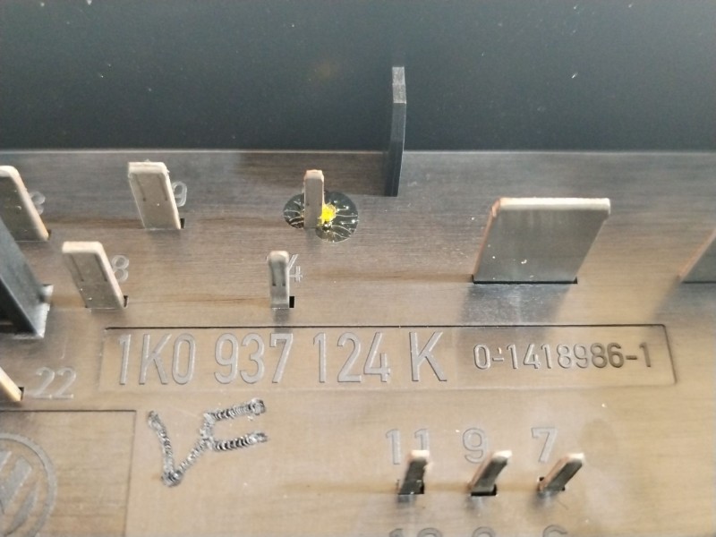 Recambio de caja reles / fusibles para volkswagen golf v (1k1) 1.9 tdi referencia OEM IAM 1K0937124K  