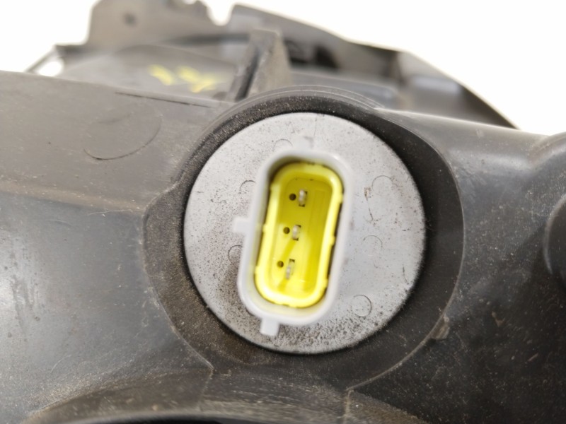 Recambio de faro derecho para chevrolet orlando (j309) 2.0 d referencia OEM IAM 95025586  