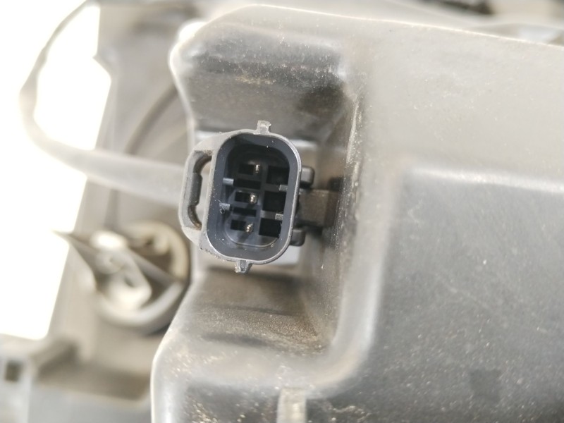 Recambio de faro derecho para chevrolet orlando (j309) 2.0 d referencia OEM IAM 95025586  