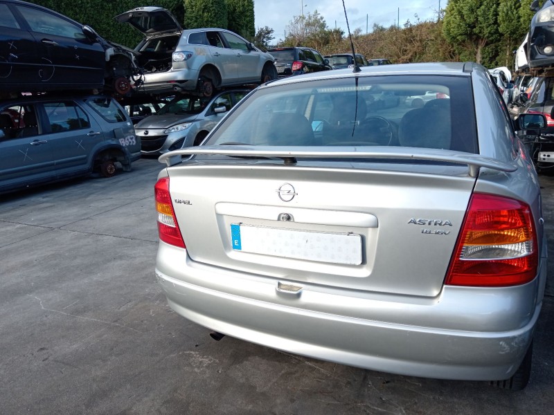opel astra g sedán (t98) del año 2001