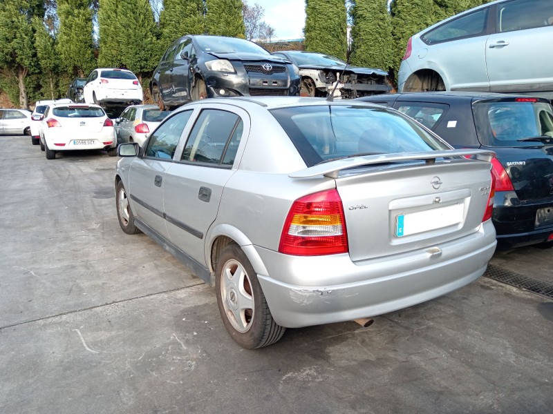 opel astra g sedán (t98) del año 2001