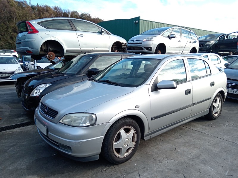 opel astra g sedán (t98) del año 2001