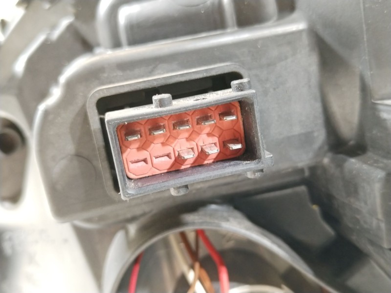 Recambio de faro derecho para opel vectra c gts (z02) 1.9 cdti (f68) referencia OEM IAM 15588800  