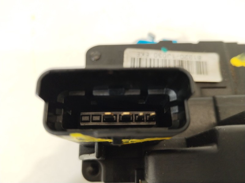 Recambio de cerradura puerta delantera derecha para hyundai i20 comfort referencia OEM IAM 813201J030  