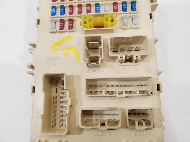 Recambio de caja reles / fusibles para hyundai i20 comfort referencia OEM IAM 919501J030  