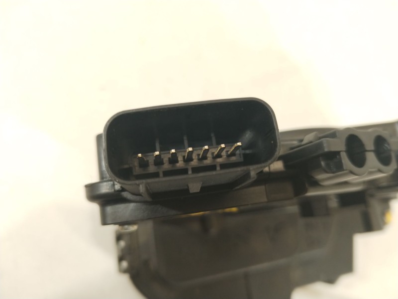 Recambio de cerradura puerta delantera izquierda para kia sorento active 4wd referencia OEM IAM 813102P000  