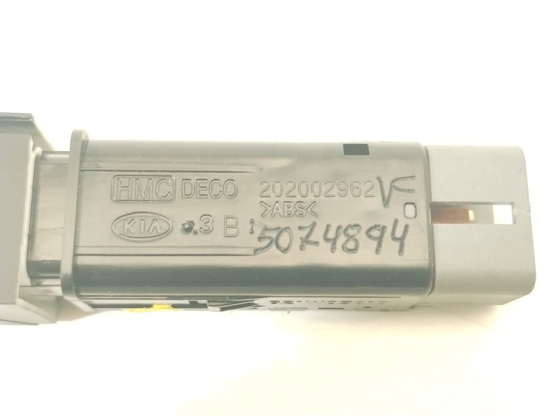 Recambio de interruptor para kia sorento active 4wd referencia OEM IAM 933202P000VA  