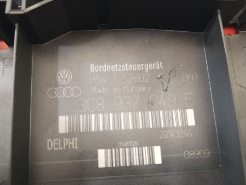 Recambio de caja reles / fusibles para volkswagen passat b6 (3c2) 2.0 tdi referencia OEM IAM 3C8937049E  