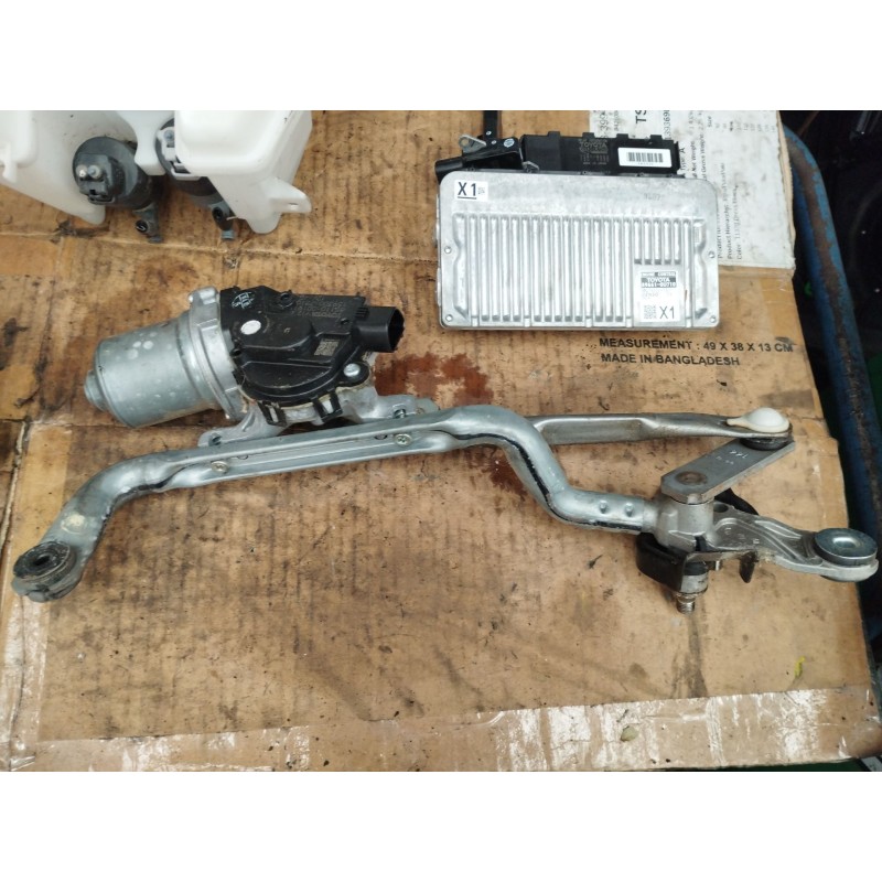 Recambio de motor limpia delantero para toyota yaris (_p13_) 1.5 hybrid (nhp130_) referencia OEM IAM 851100D191  1593007710