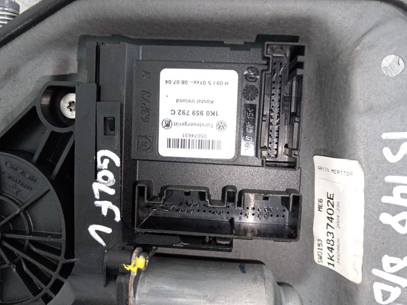 Recambio de elevalunas delantero derecho para volkswagen golf v (1k1) 1.9 tdi referencia OEM IAM 1K3837462A 1K0959792C 1K0959702