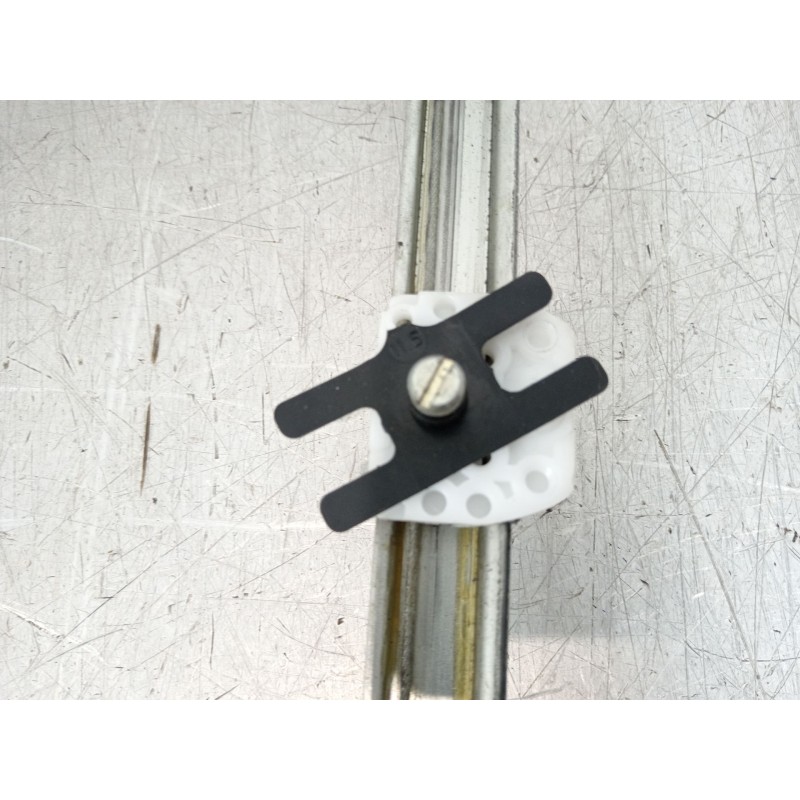 Recambio de elevalunas delantero izquierdo para renault clio iii grandtour (kr0/1_) 1.5 dci referencia OEM IAM 8200291148  