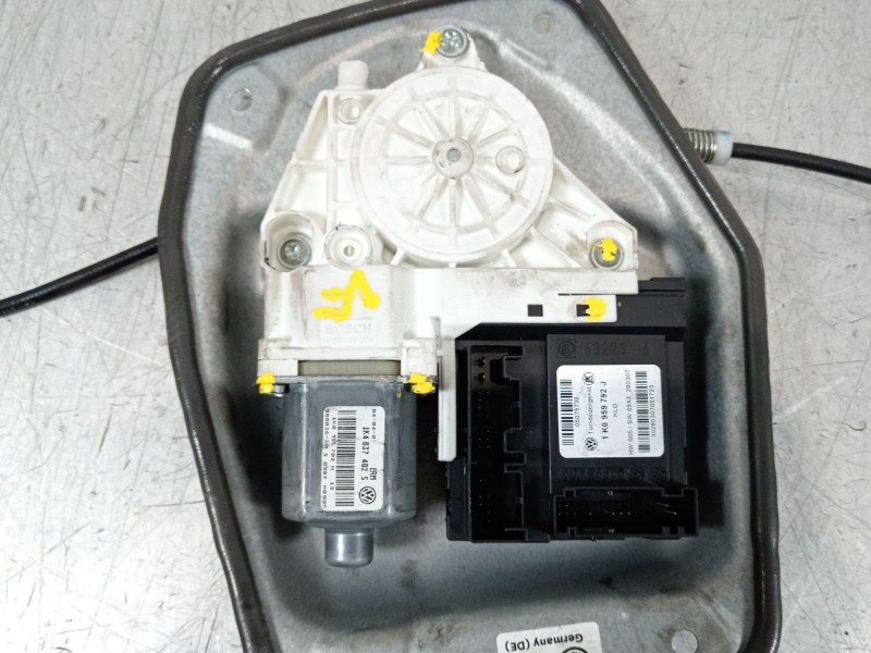 Recambio de elevalunas delantero derecho para volkswagen golf v (1k1) 1.9 tdi referencia OEM IAM 1K3837462B 1K0959792J 1K4837402