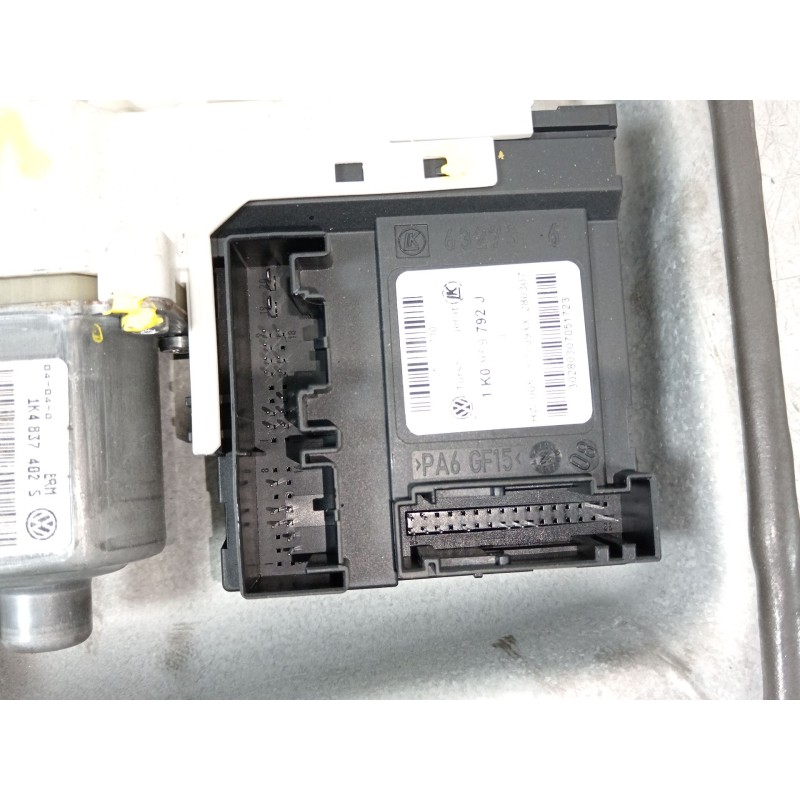 Recambio de elevalunas delantero derecho para volkswagen golf v (1k1) 1.9 tdi referencia OEM IAM 1K3837462B 1K0959792J 1K4837402