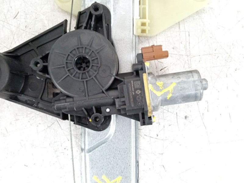 Recambio de elevalunas delantero izquierdo para dacia sandero iii 1.0 tce 90 referencia OEM IAM 807210484R  