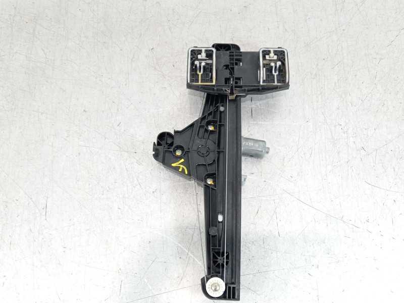 Recambio de elevalunas trasero izquierdo para peugeot 208 2020 referencia OEM IAM 9829045980 39182148 