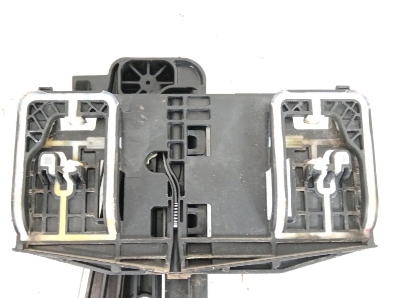 Recambio de elevalunas trasero izquierdo para peugeot 208 2020 referencia OEM IAM 9829045980 39182148 