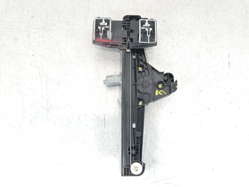 Recambio de elevalunas trasero derecho para peugeot 208 2020 referencia OEM IAM 9829045580 39182146 