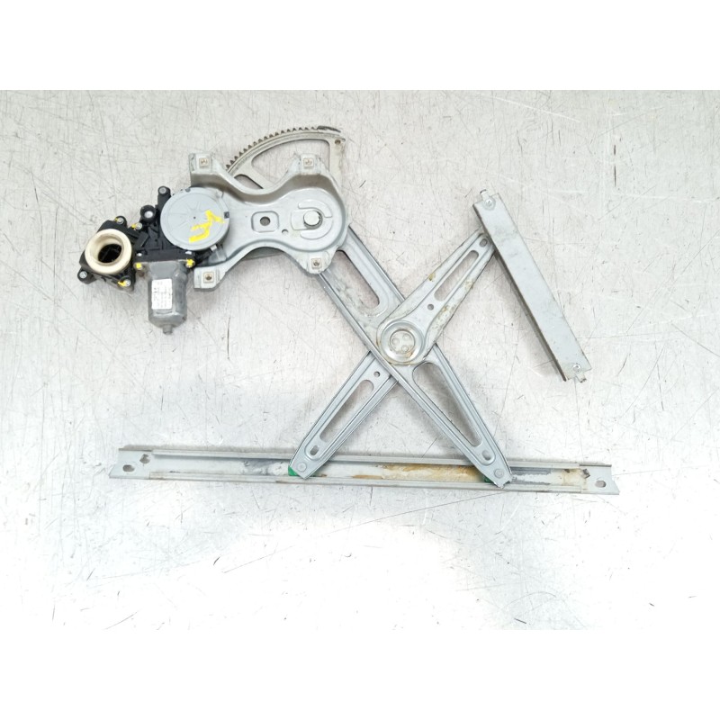 Recambio de elevalunas delantero izquierdo para toyota yaris (_p13_) 1.5 hybrid (nhp130_) referencia OEM IAM 698100D300 C4210710