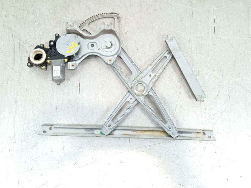 Recambio de elevalunas delantero izquierdo para toyota yaris (_p13_) 1.5 hybrid (nhp130_) referencia OEM IAM 698100D300 C4210710