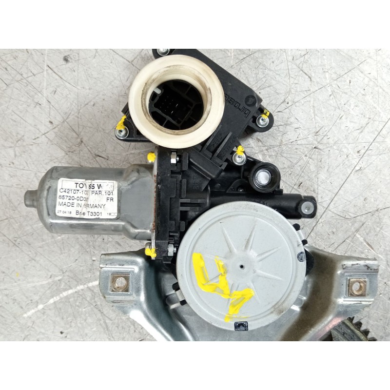 Recambio de elevalunas delantero izquierdo para toyota yaris (_p13_) 1.5 hybrid (nhp130_) referencia OEM IAM 698100D300 C4210710