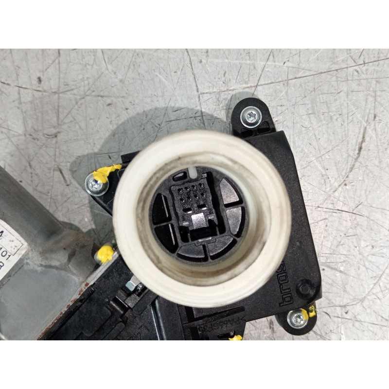 Recambio de elevalunas delantero izquierdo para toyota yaris (_p13_) 1.5 hybrid (nhp130_) referencia OEM IAM 698100D300 C4210710