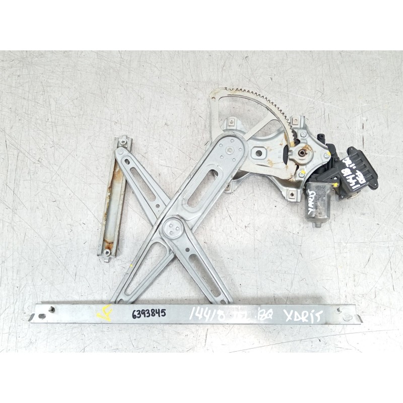 Recambio de elevalunas delantero izquierdo para toyota yaris (_p13_) 1.5 hybrid (nhp130_) referencia OEM IAM 698100D300 C4210710