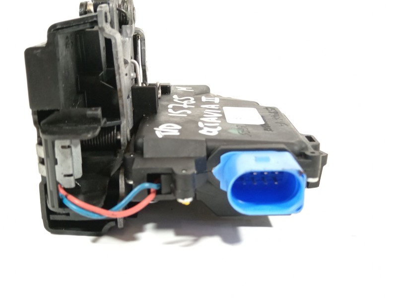 Recambio de cerradura puerta trasera derecha para skoda octavia ii (1z3) 1.6 tdi referencia OEM IAM 7L0839016D  
