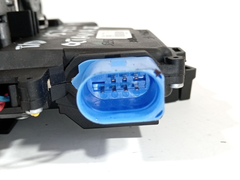 Recambio de cerradura puerta trasera derecha para skoda octavia ii (1z3) 1.6 tdi referencia OEM IAM 7L0839016D  