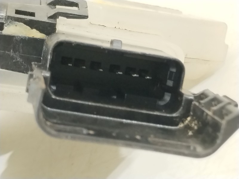 Recambio de cerradura puerta trasera izquierda para peugeot 208 2020 referencia OEM IAM 292854 9829285480 