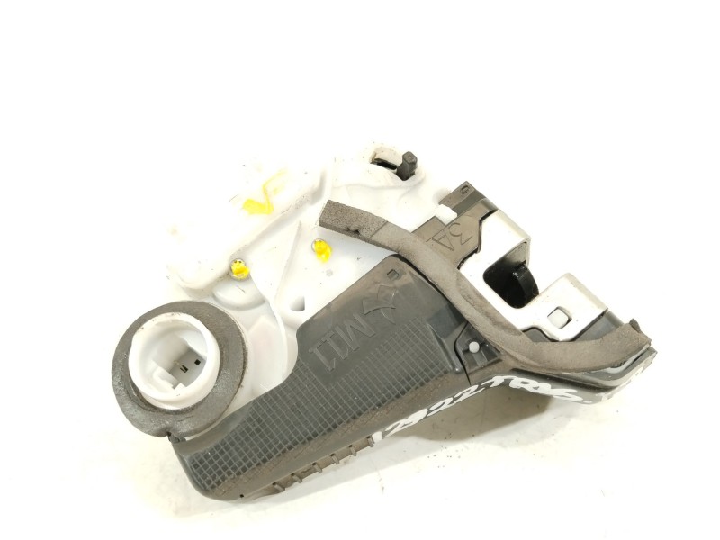 Recambio de cerradura puerta trasera izquierda para toyota yaris active referencia OEM IAM 690600D310  