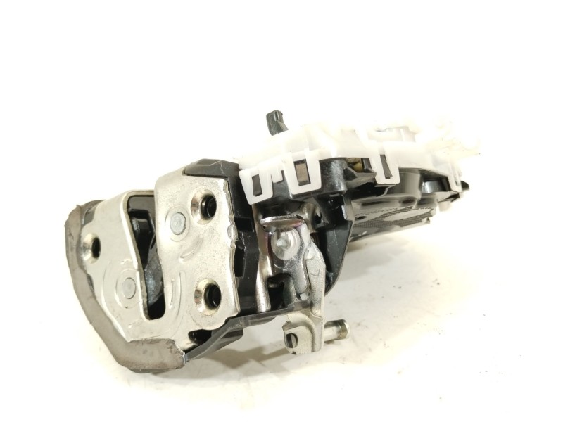 Recambio de cerradura puerta trasera izquierda para toyota yaris active referencia OEM IAM 690600D310  