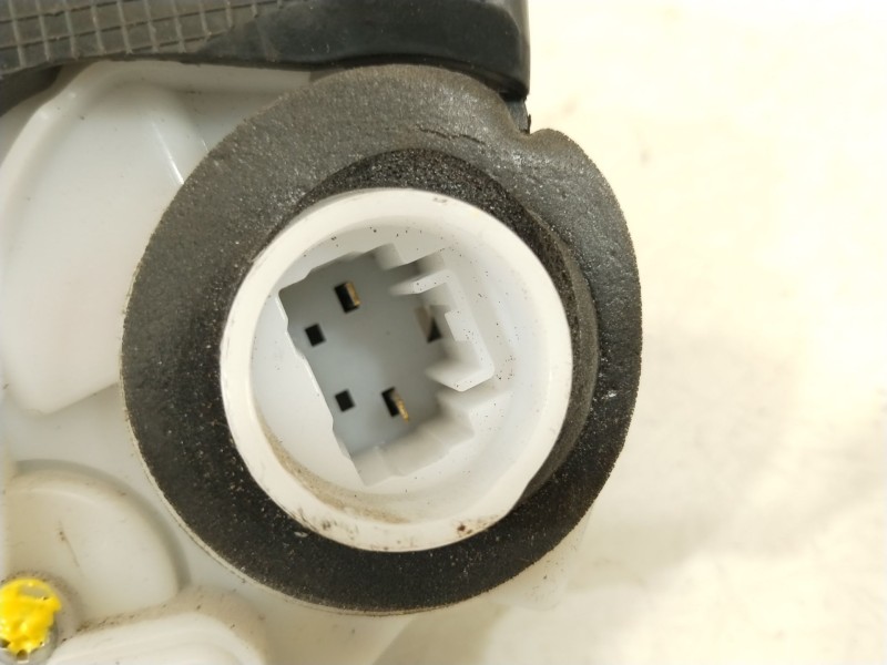 Recambio de cerradura puerta trasera izquierda para toyota yaris active referencia OEM IAM 690600D310  