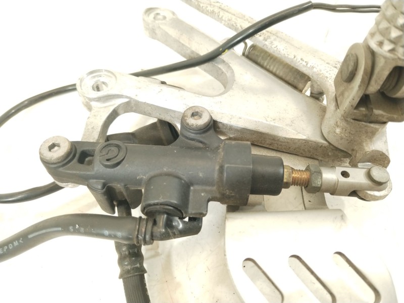 Recambio de bomba freno para yamaha yzf-r yzf-r6 (rj05) referencia OEM IAM 5SL2583V0000 5SL2583V0000 5SL272110000