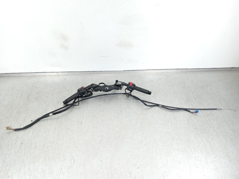 Recambio de columna direccion para yamaha yzf-r yzf-r6 (rj05) referencia OEM IAM 5SL23435000 5SL261220000 5SL261210000